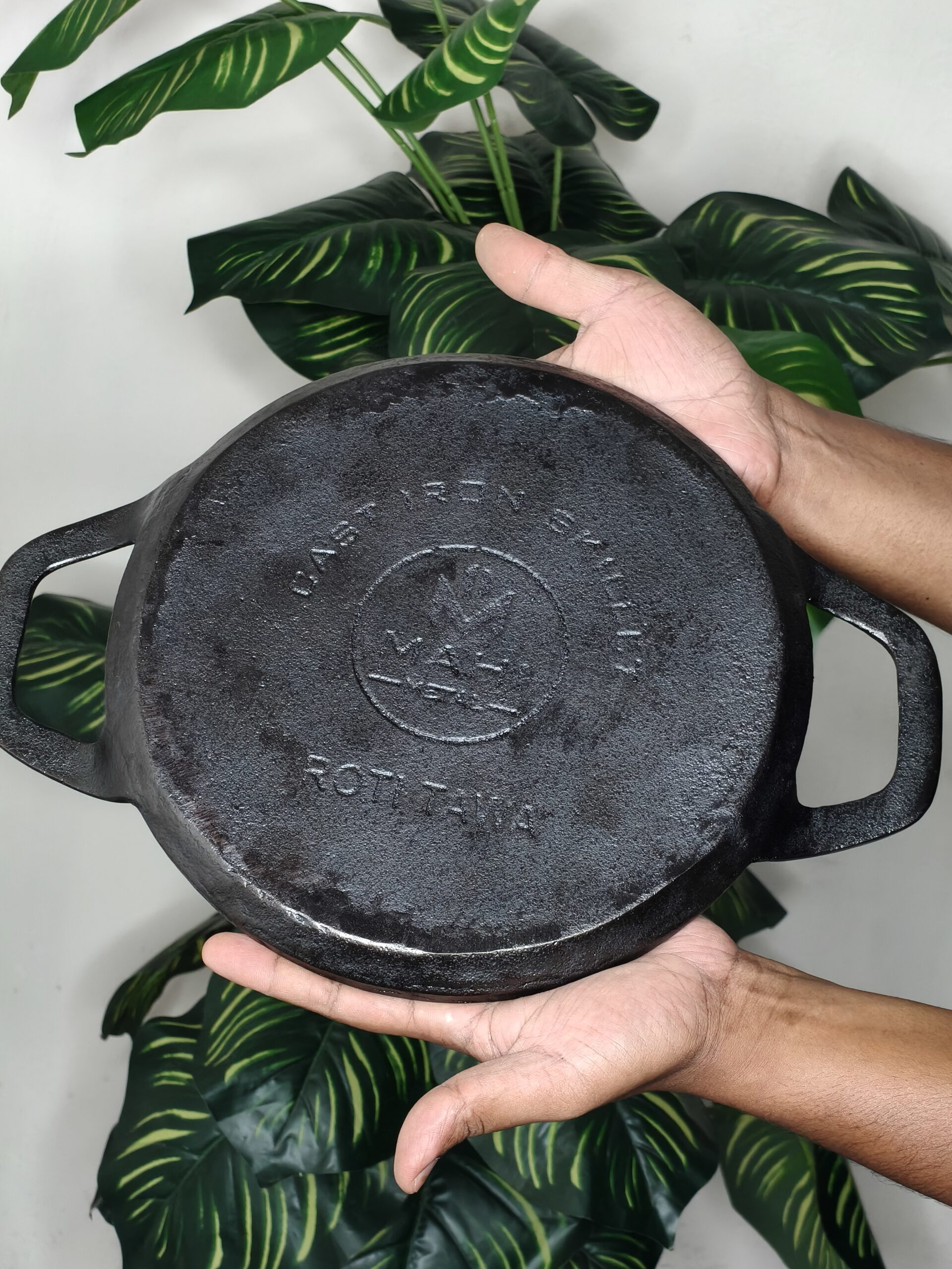 Cast Iron Roti Tawa (26cm) - Image 4